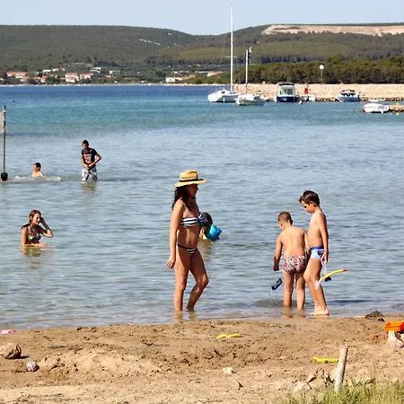 Kraj 14000a Apartman Tkon